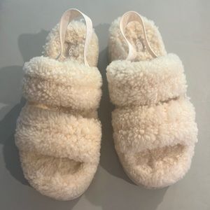 UGG Fuzzy Slippers - Size 10. Brand New missing box